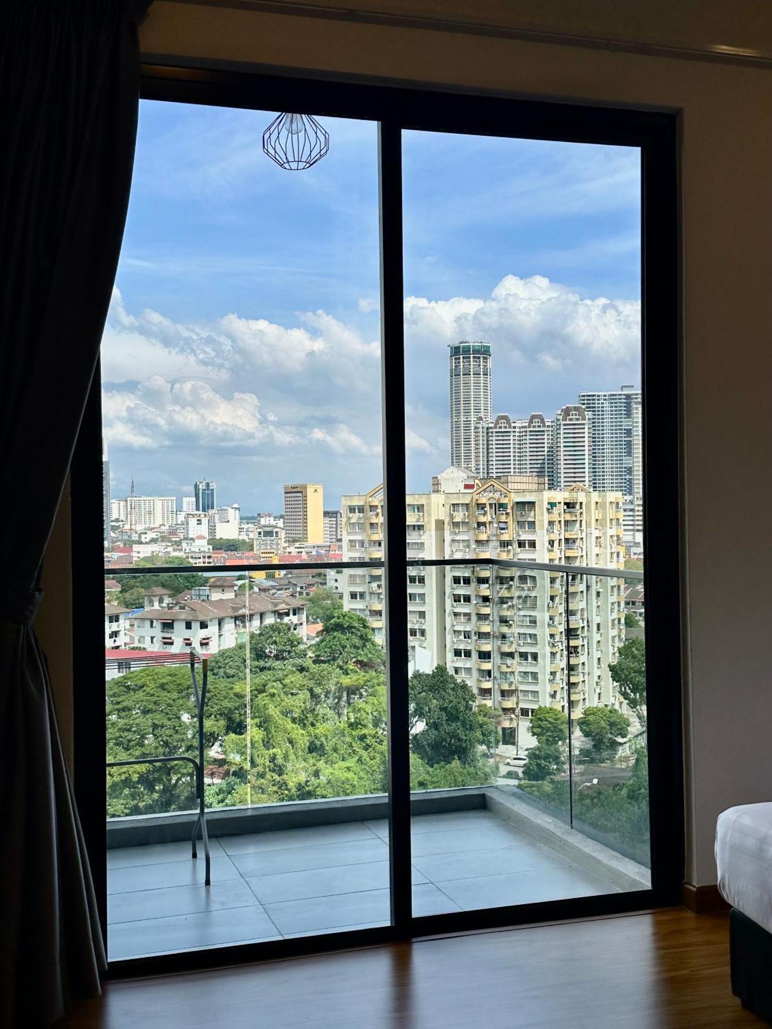 Beacon Executive Suite - City View - By Iz Georgetown Exterior foto